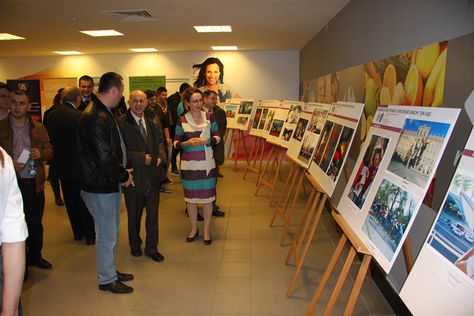 Vernisajul expozitiei a avut loc la Iulius Mall