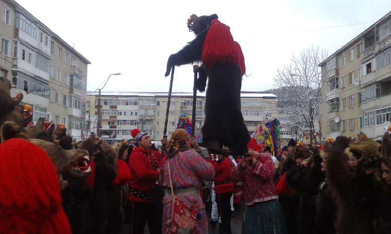 Datini și obiceiuri pe Valea Trotușului